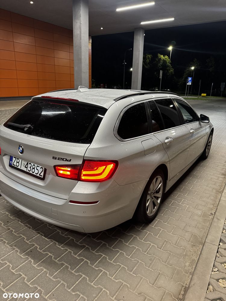 BMW Seria 5 520d - 7