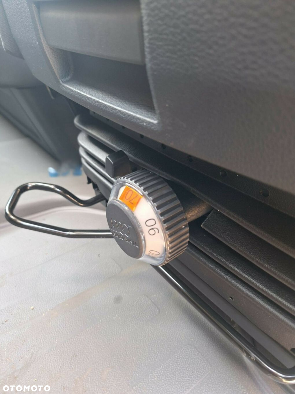 Volkswagen Crafter Crafter 35 Furgon z wysokim dachem silnik: 2,0 l EU6 SCR 177 KM / skrzynia biegów: 4MOTION automatyczna 8-biegowa rozstaw osi: 4490 mm - 9