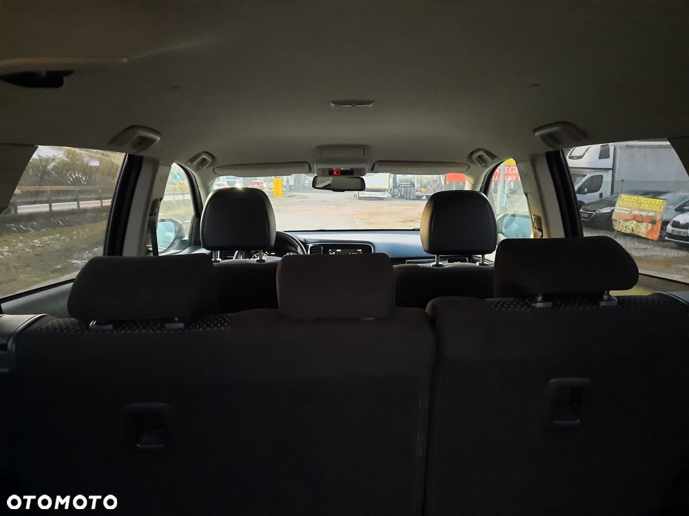 Mitsubishi Outlander 2.0 Intense Comfort 4WD CVT - 19