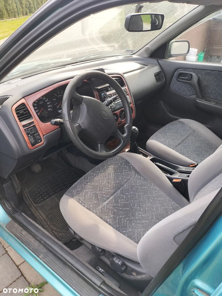 Nissan Primera - 7