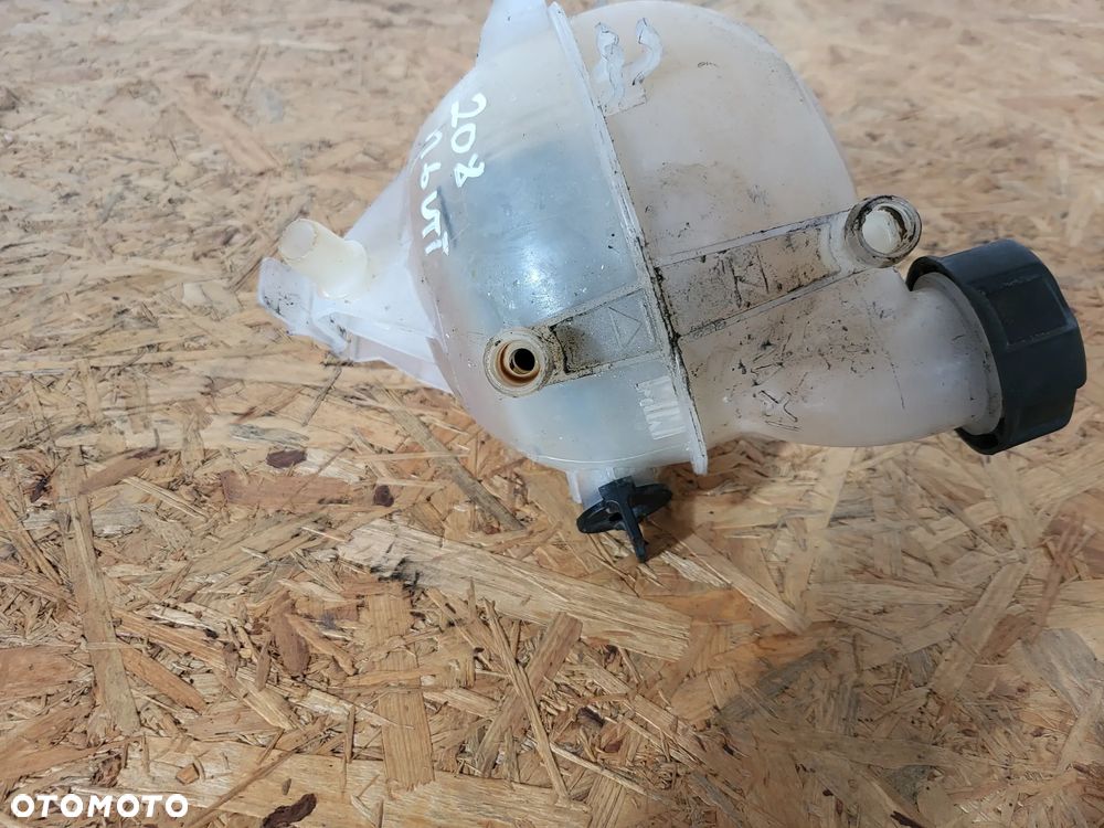 Zbiorniczek wyrównawczy Peugeot 208 1.6 VTI - 3