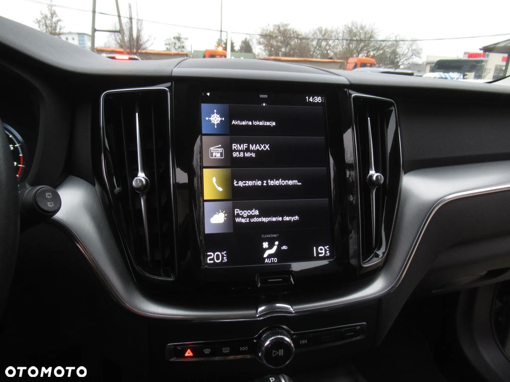 Volvo XC 60 T4 Momentum Pro - 16