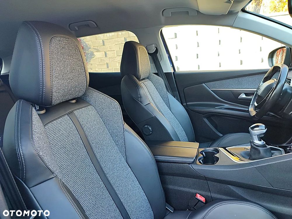 Peugeot 3008 PureTech 130 Stop & Start GPF Allure Business-Paket - 27