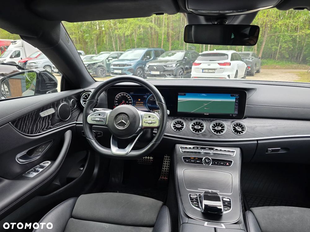 Mercedes-Benz Klasa E 200 4-Matic 9G-TRONIC - 17