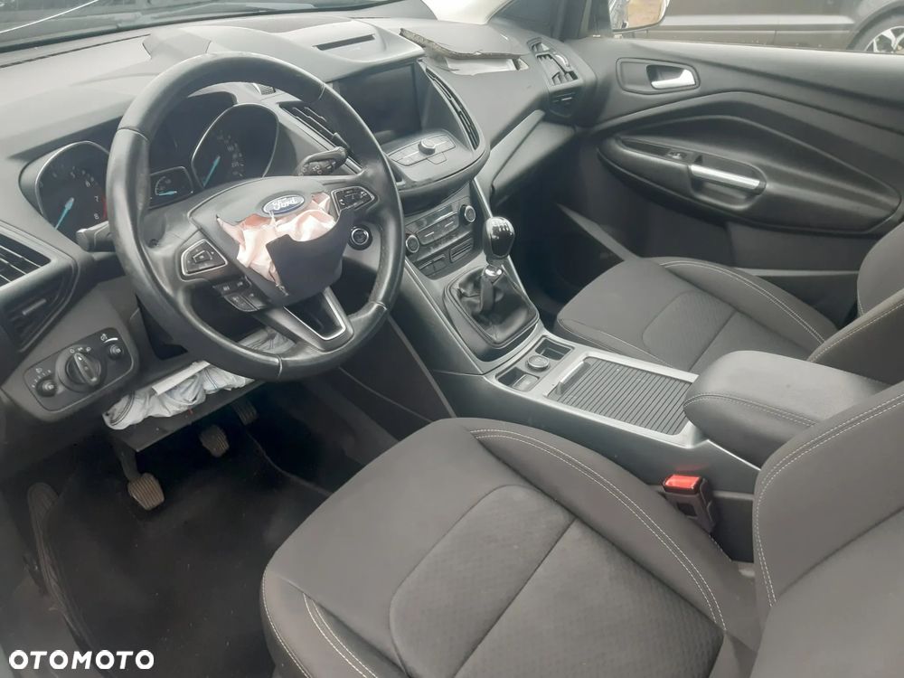 Ford Kuga 1.5 EcoBoost 2x4 Trend - 12