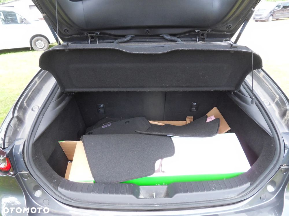 Mazda 3 SKYACTIV-D 1.8 SELECTION - 11