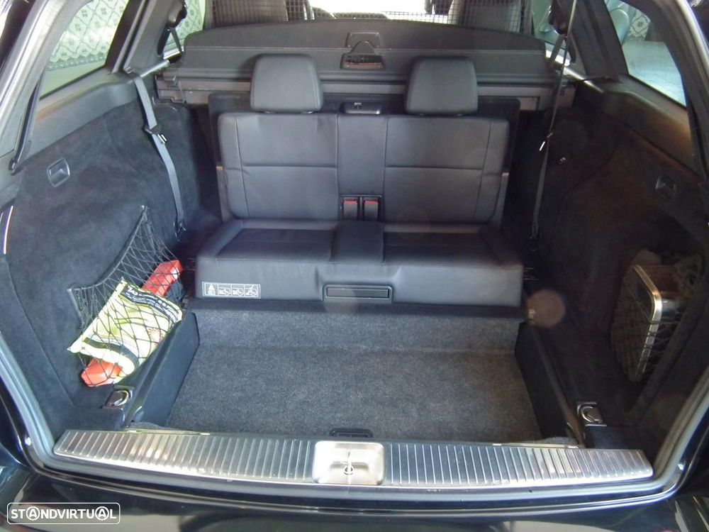Mercedes-Benz E 350 CDi Avantgarde BlueEfficiency - 24