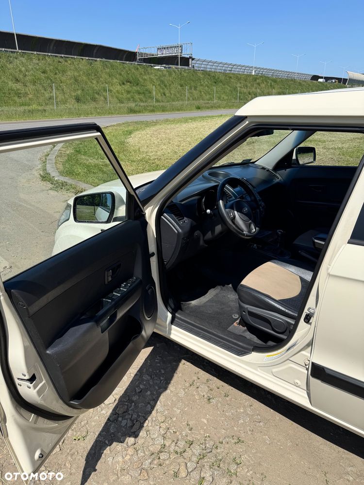 Kia Soul 1.6 CRDI L - 12