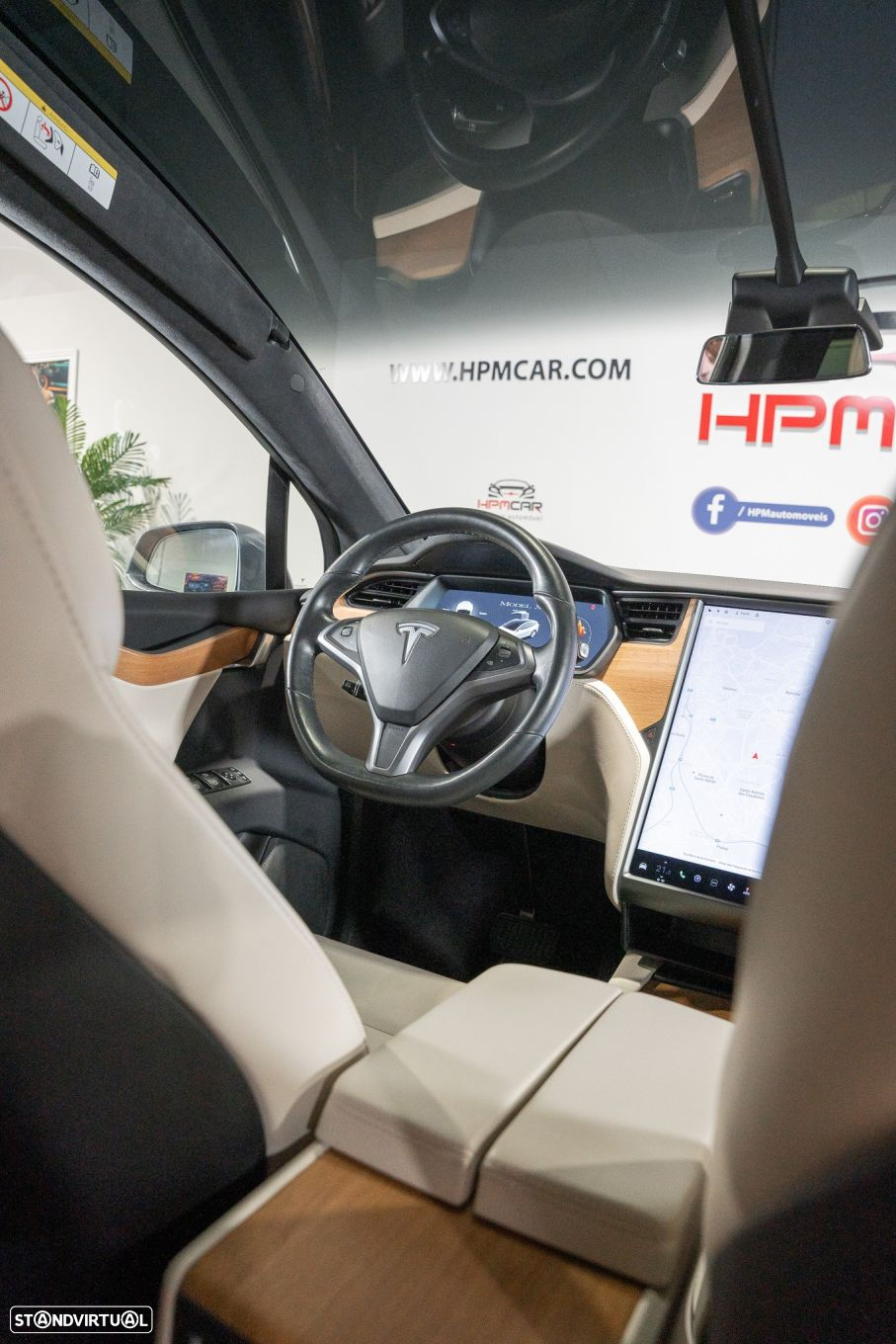 Tesla Model X - 15