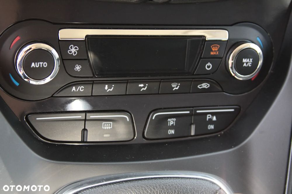 Ford Kuga 2.0 TDCi 2x4 Titanium - 17