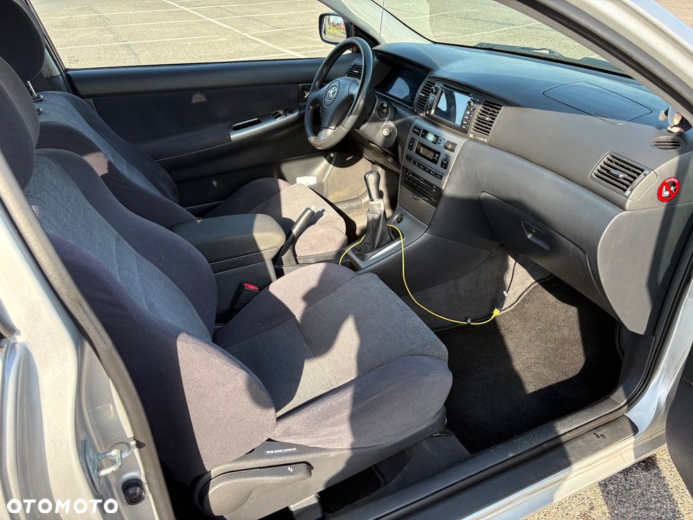 Toyota Corolla 1.6 VVT-i Sol - 14