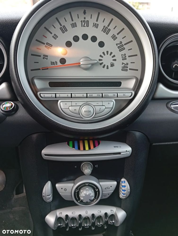 MINI Cooper Standard - 14