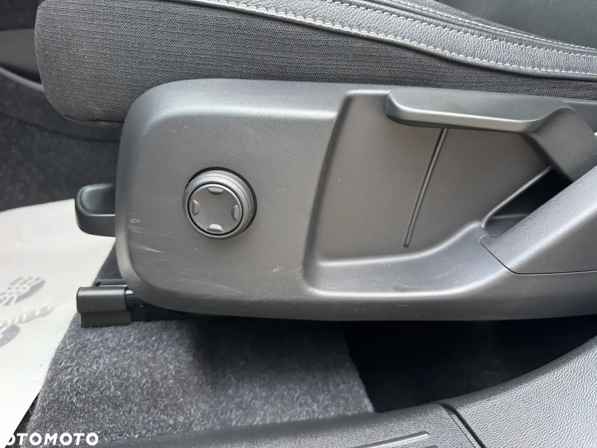 Volvo XC 40 D3 Momentum Pro - 27
