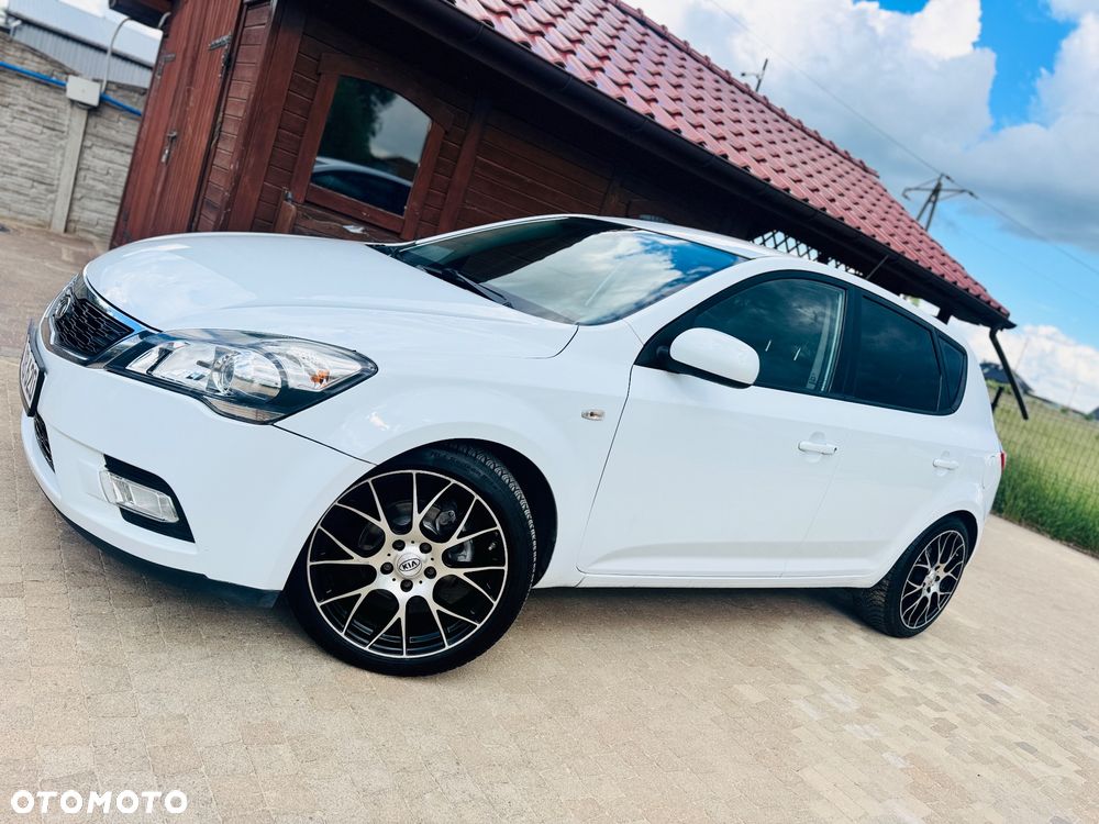 Kia Ceed 1.4 CVVT Dream-Team Edition - 19