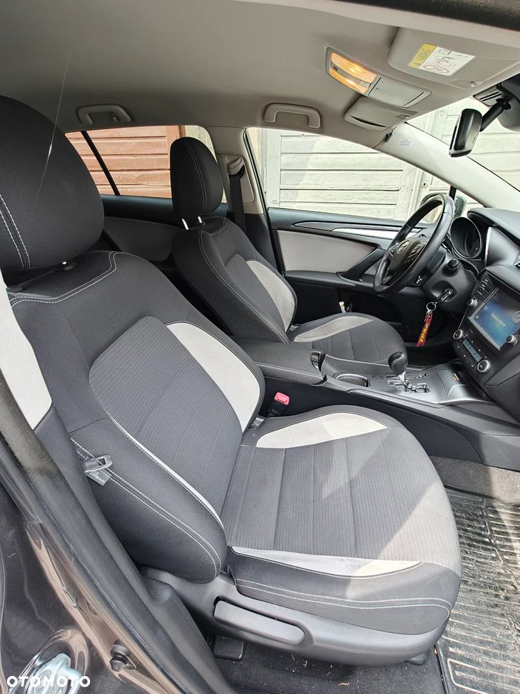 Toyota Avensis 1.8 Premium MS - 4