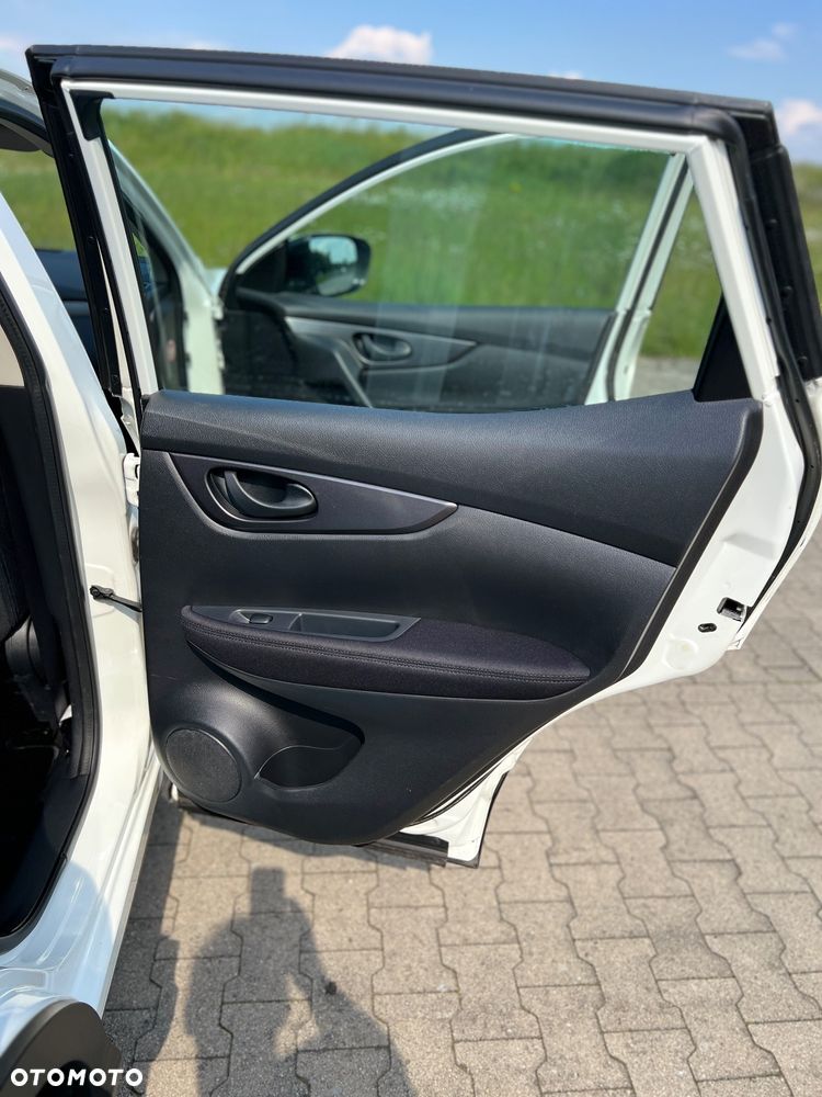 Nissan Qashqai 1.2 DIG-T Acenta EU6 - 18