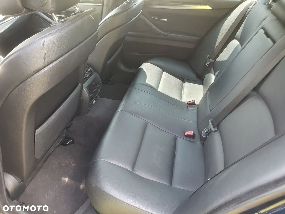 BMW Seria 5 520d - 23