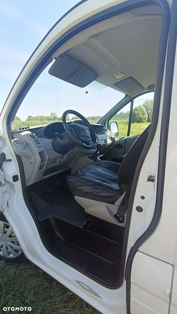 Renault Trafic - 12