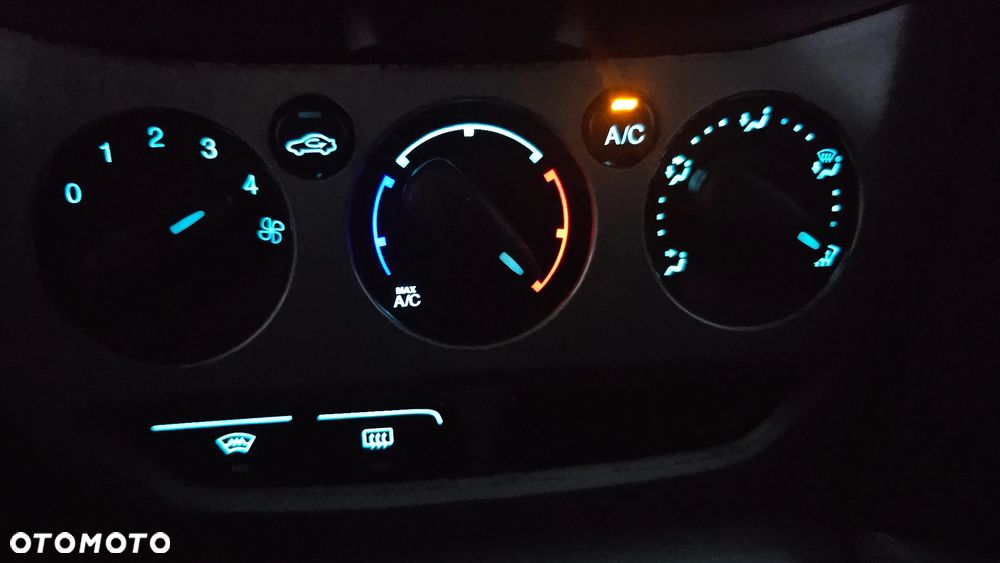 Ford Focus 1.6 Gold X - 23