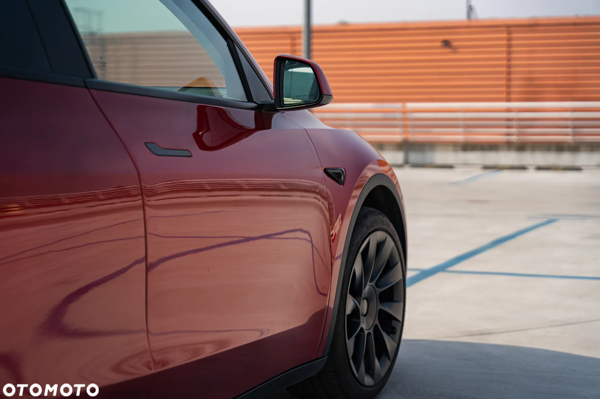 Tesla Y 83.1kWh Long Range AWD - 10