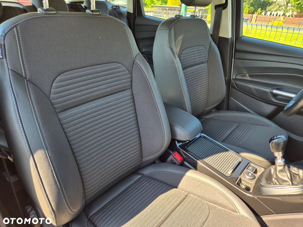 Ford Kuga 2.0 TDCi 4x2 Titanium - 11