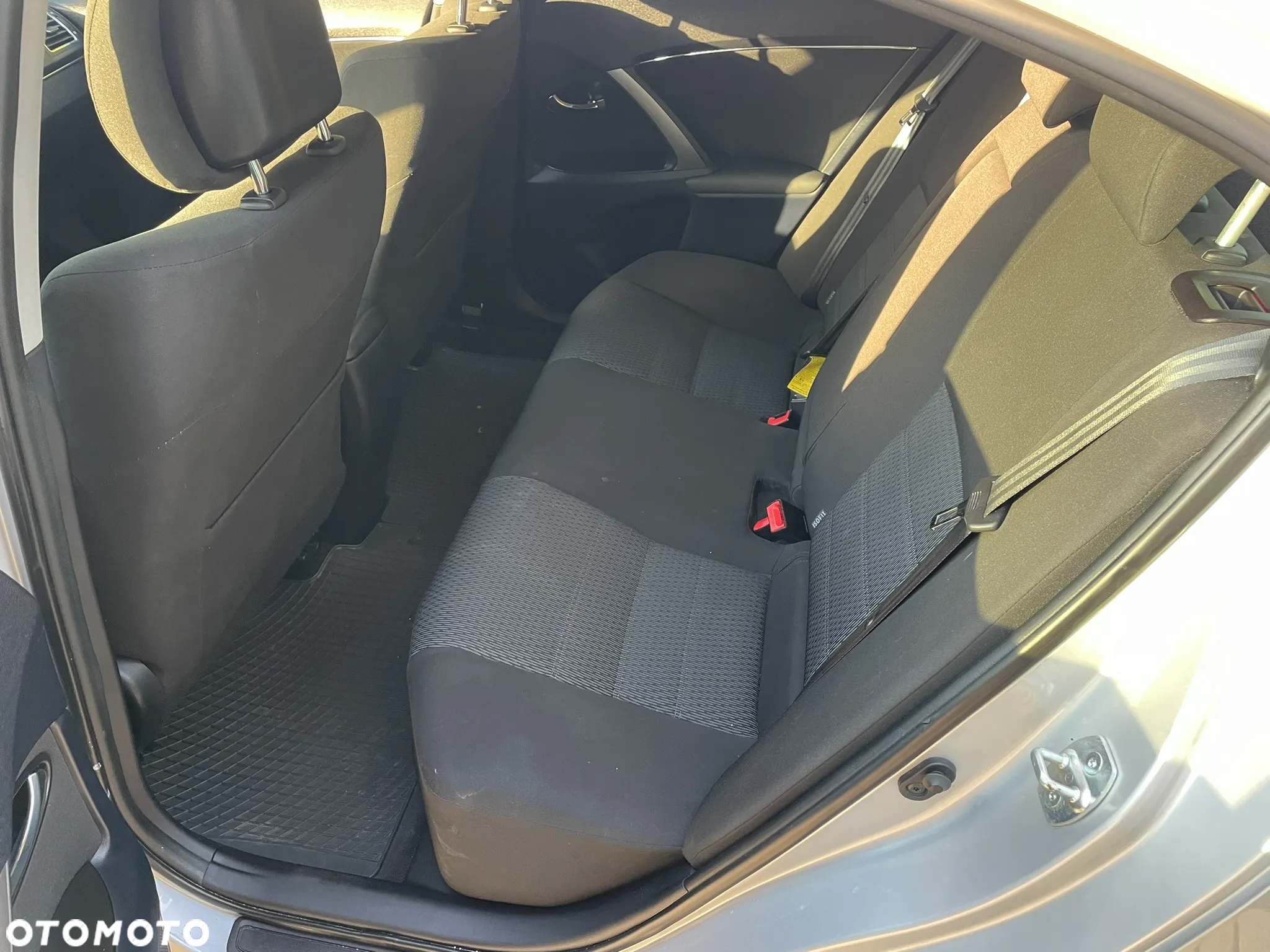 Toyota Avensis 1.8 Premium - 14