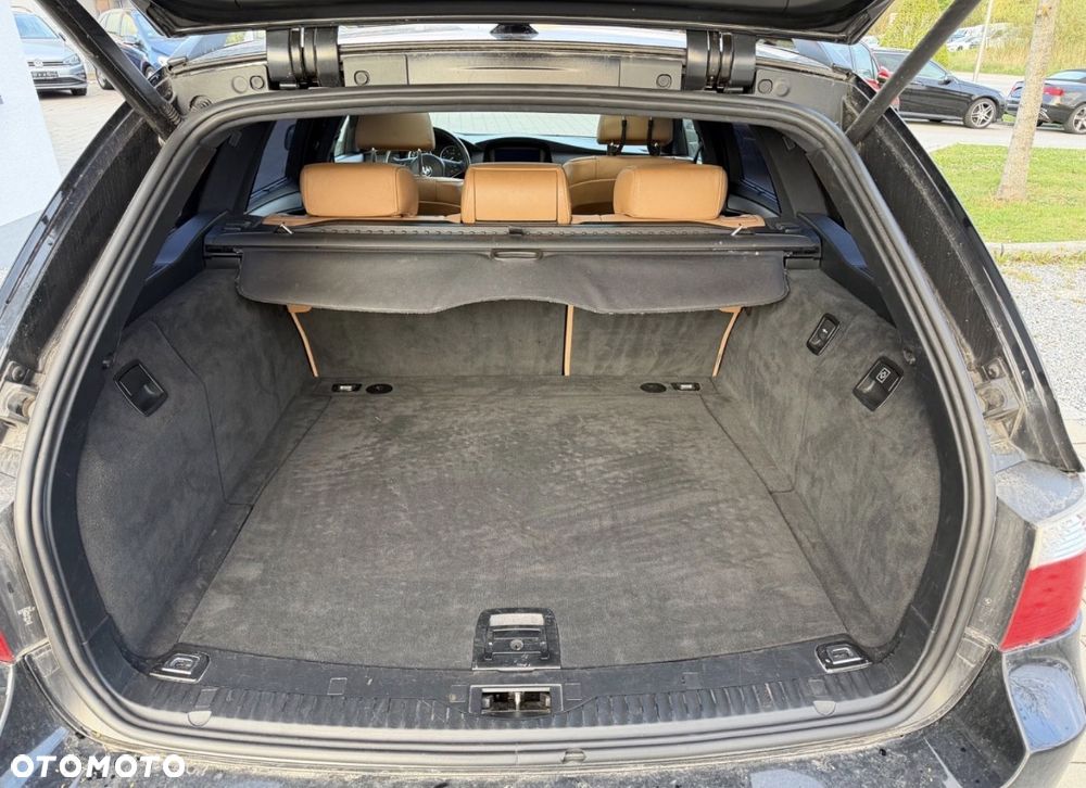 BMW Seria 5 525d Edition Sport - 11