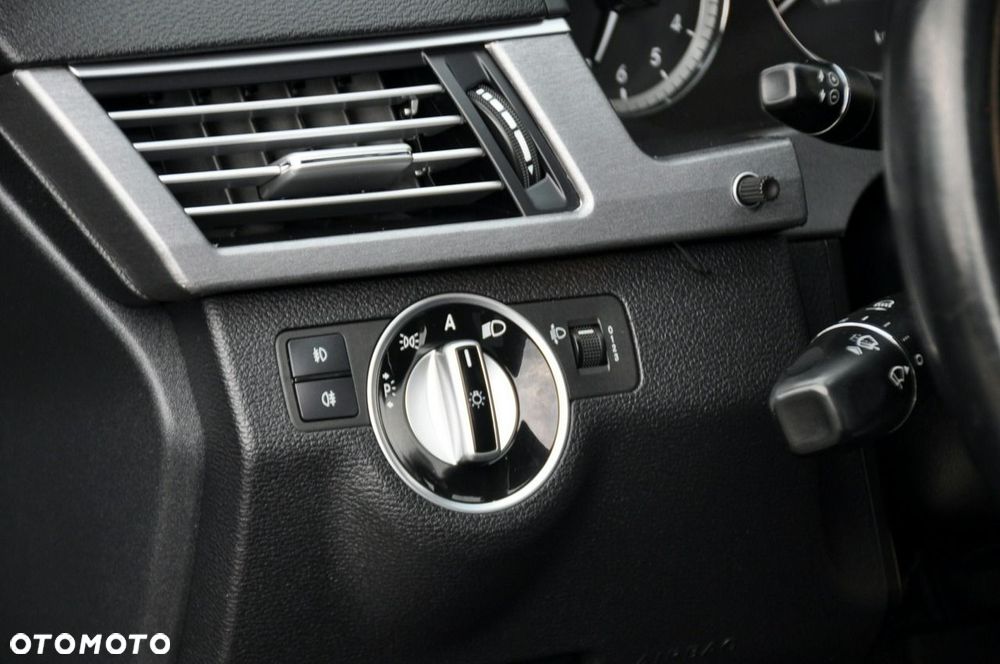 Mercedes-Benz Klasa E - 38