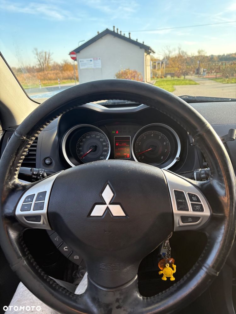 Mitsubishi Lancer 1.8 Intense - 10