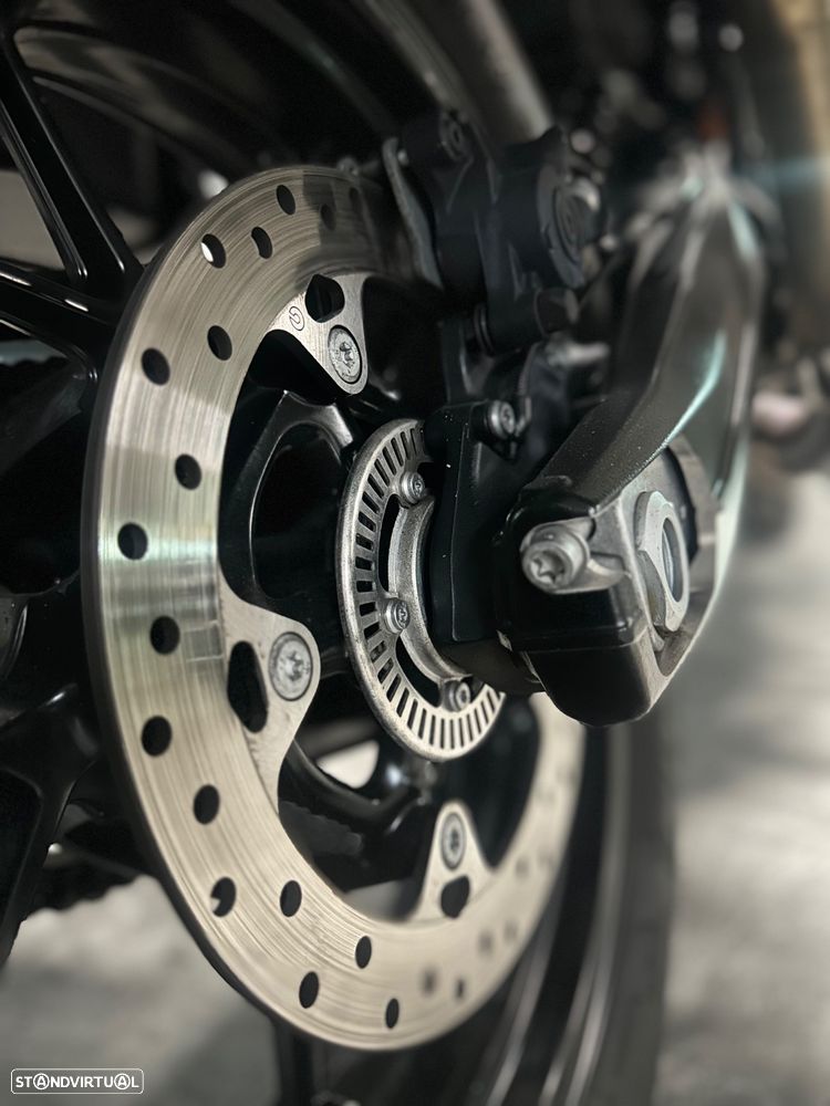 BMW F 750 GS Triple Black - 9