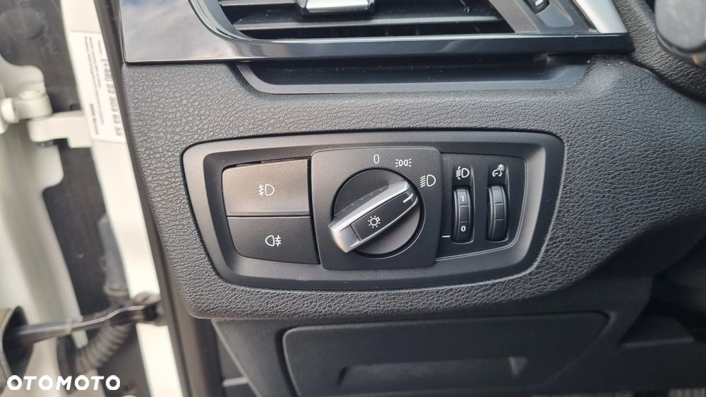BMW X1 xDrive18d - 13
