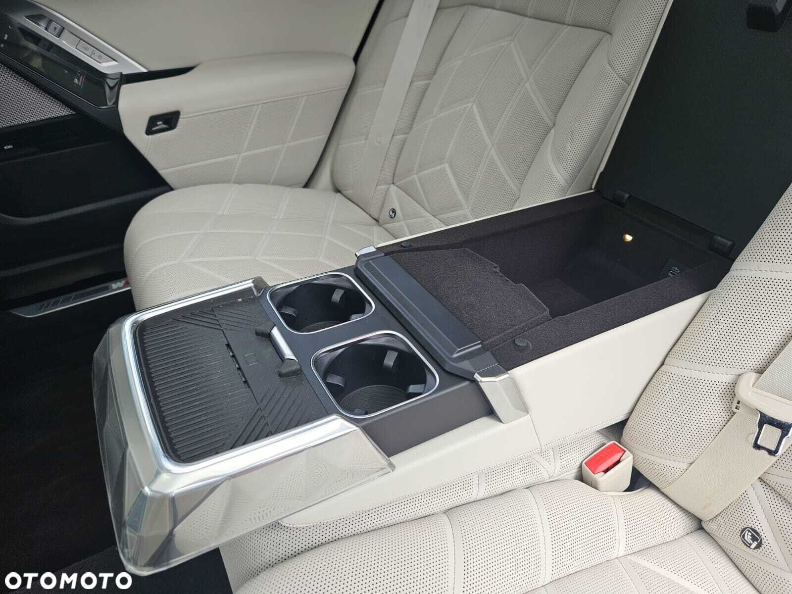 BMW Seria 7 - 22