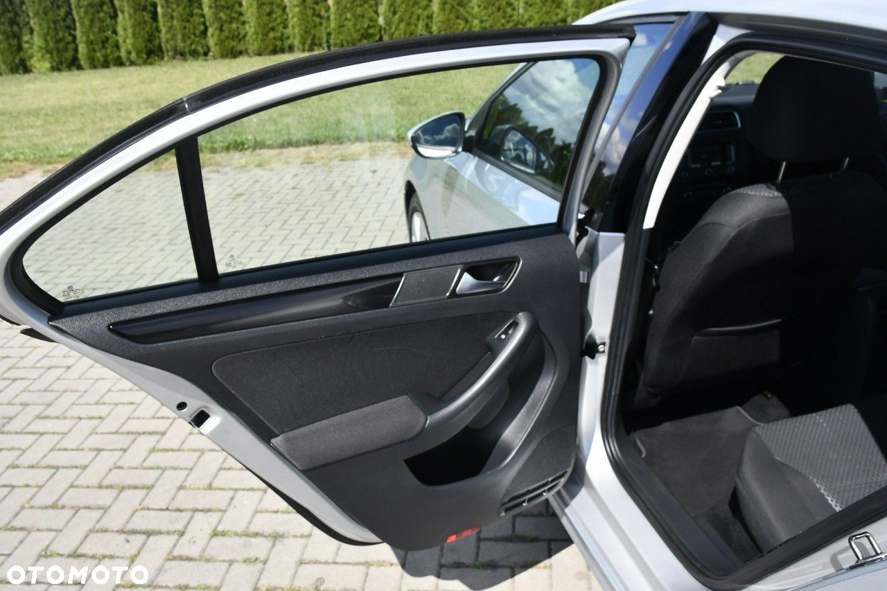 Volkswagen Jetta - 19