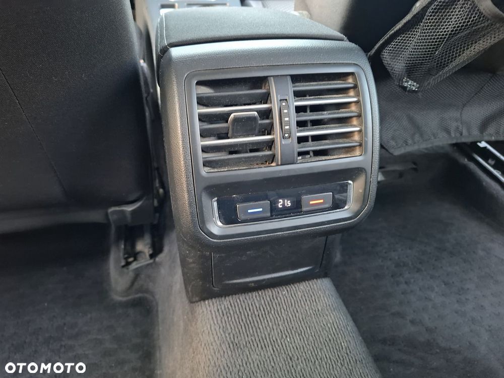 Volkswagen Passat - 19