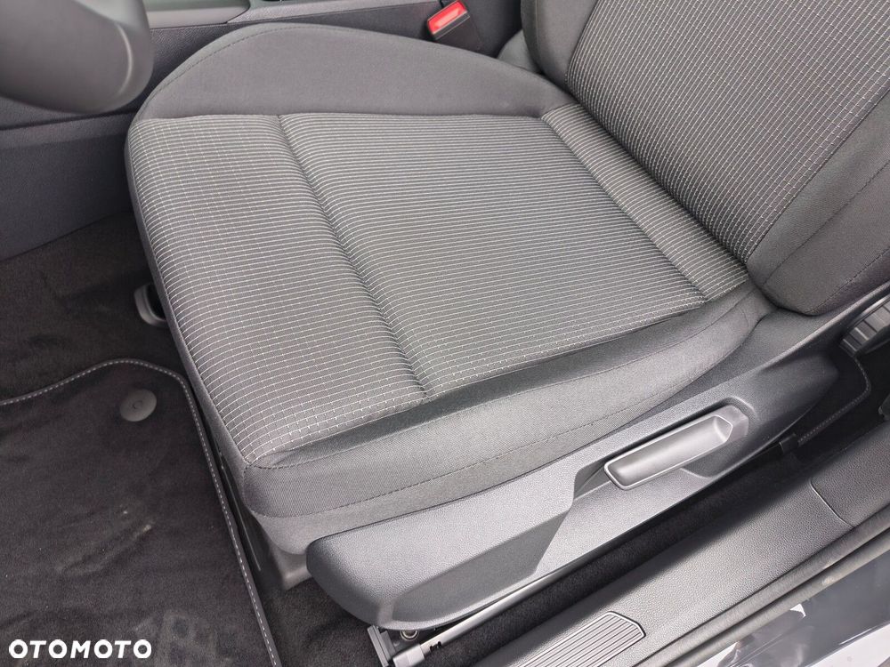 Volkswagen Golf 1.5 eTSI mHEV Pure DSG - 24