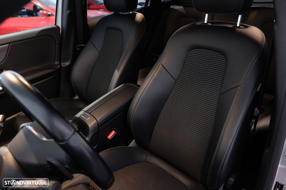 Mercedes-Benz GLA 250 e 8G-DCT Progressive - 13