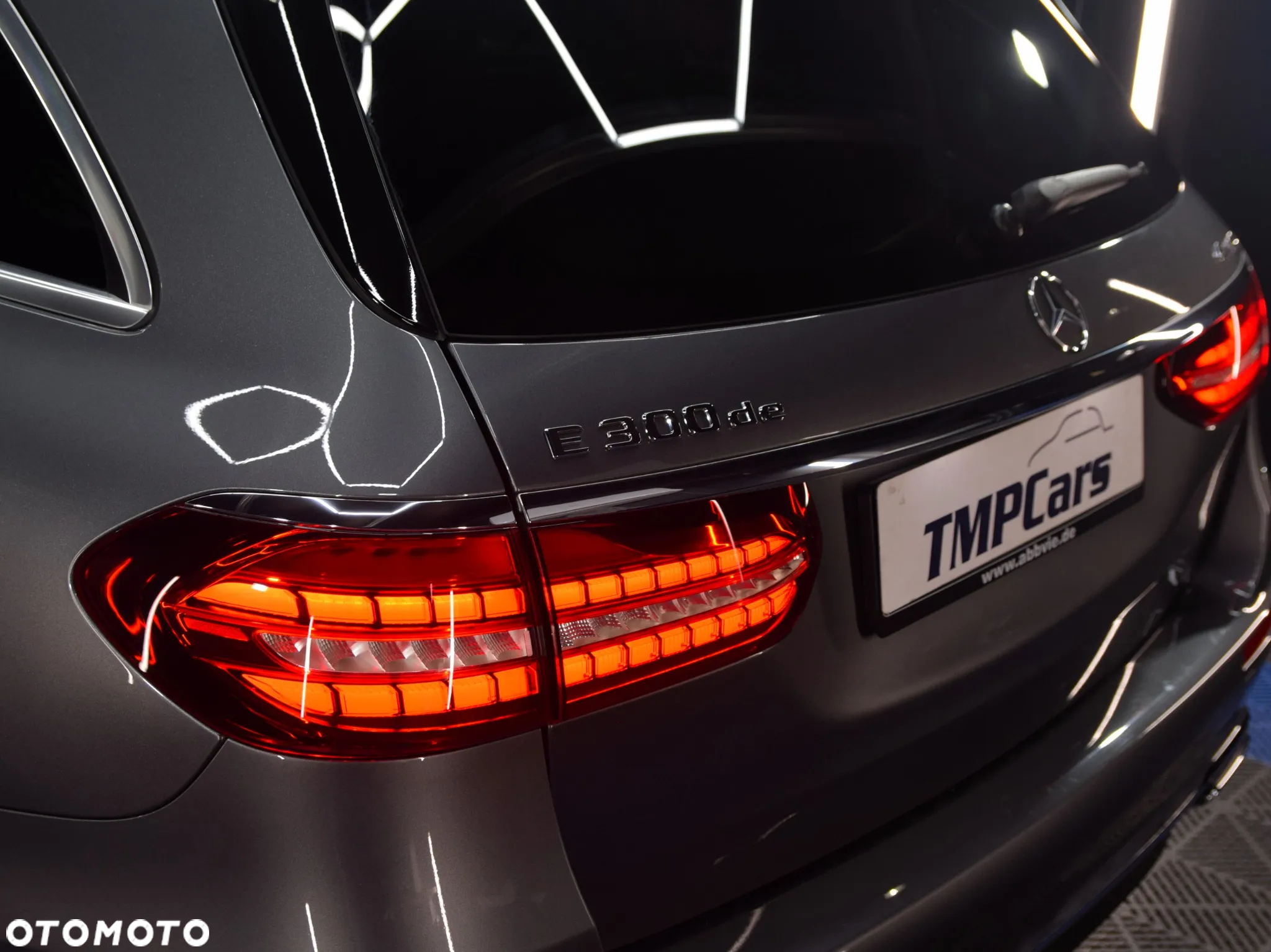 Mercedes-Benz Klasa E 300 de 4-Matic Exclusive - 17