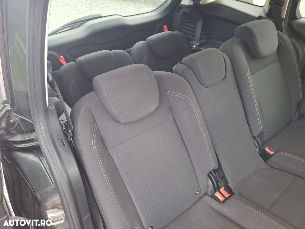 Ford C-Max - 3