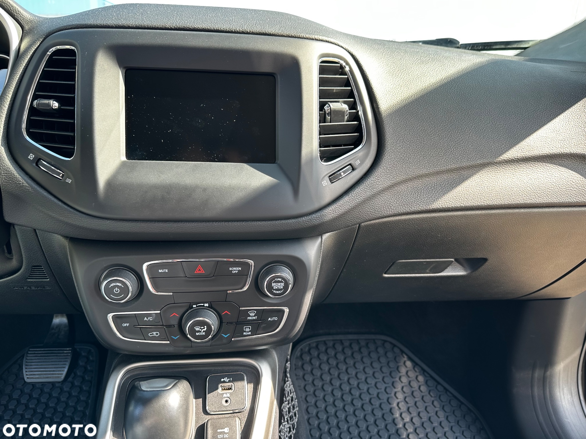 Jeep Compass - 14