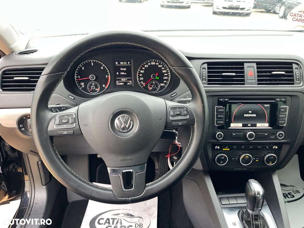 Volkswagen Jetta 1.6 TDI DSG Comfortline - 35