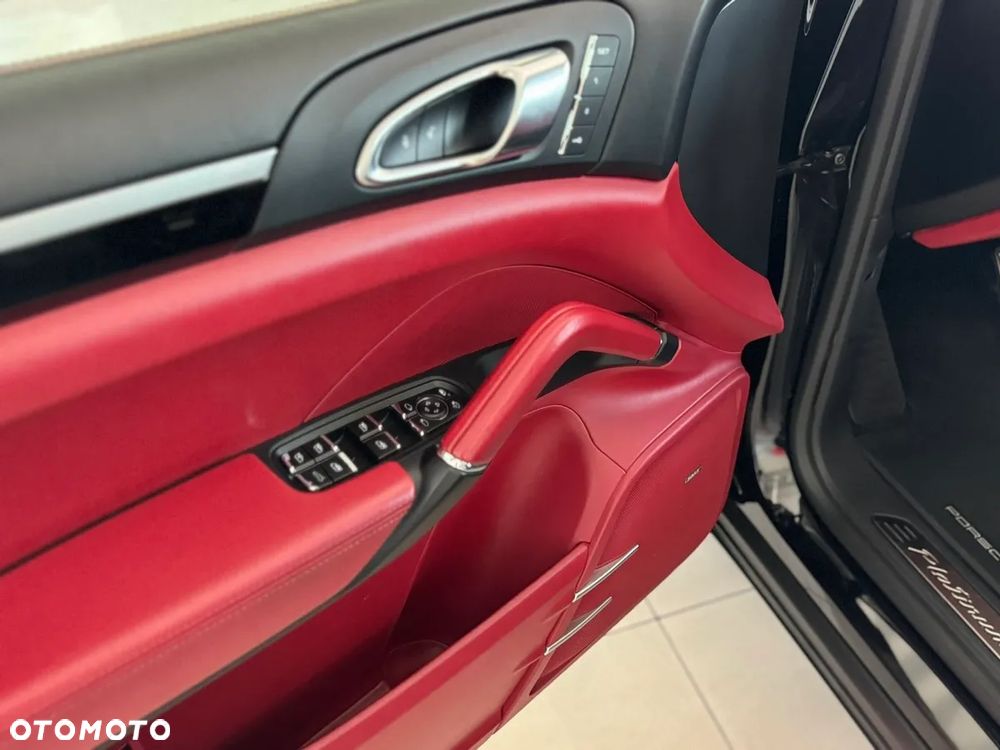Porsche Cayenne S Diesel Platinum Edition - 15