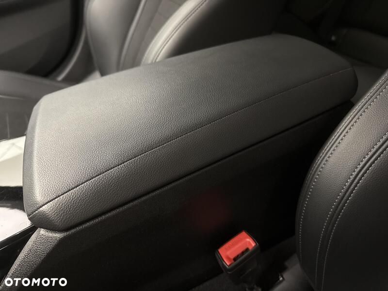 BMW Seria 3 320i xDrive - 18