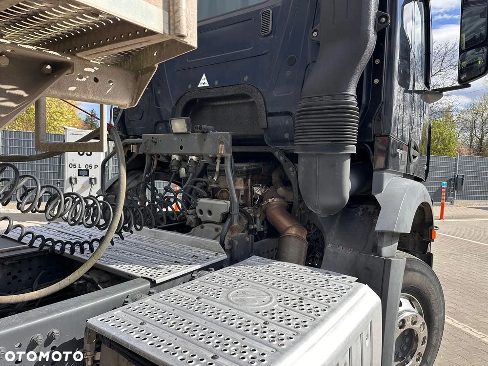 Mercedes-Benz AROCS - 10
