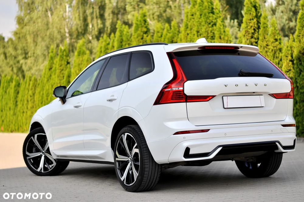 Volvo XC 60 B4 D Plus Dark - 4