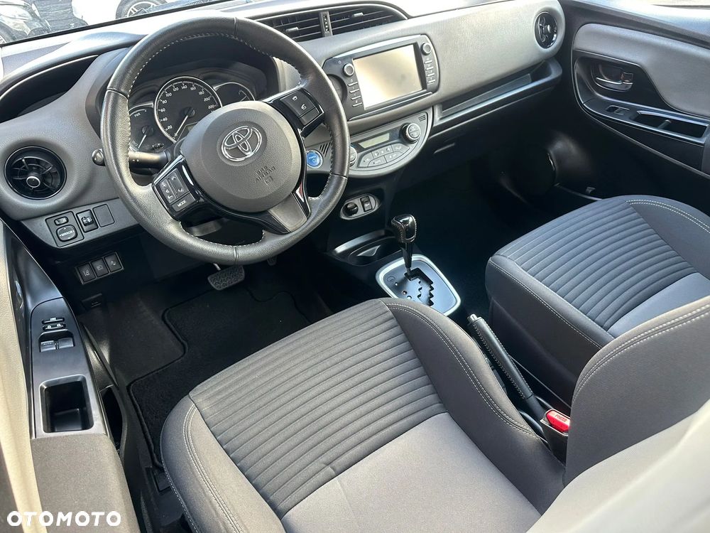 Toyota Yaris Hybrid 100 Active EU6 - 15