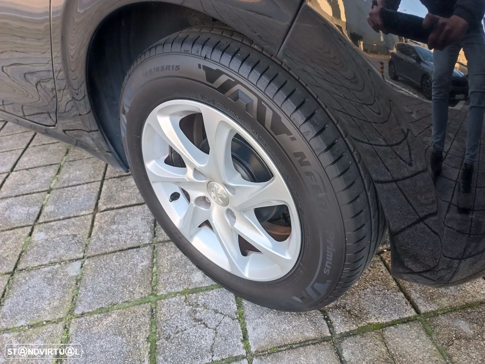 Peugeot 208 1.4 HDi Allure - 11