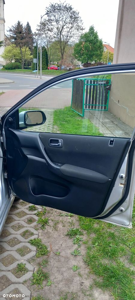 Honda Civic 1.6i ES - 12