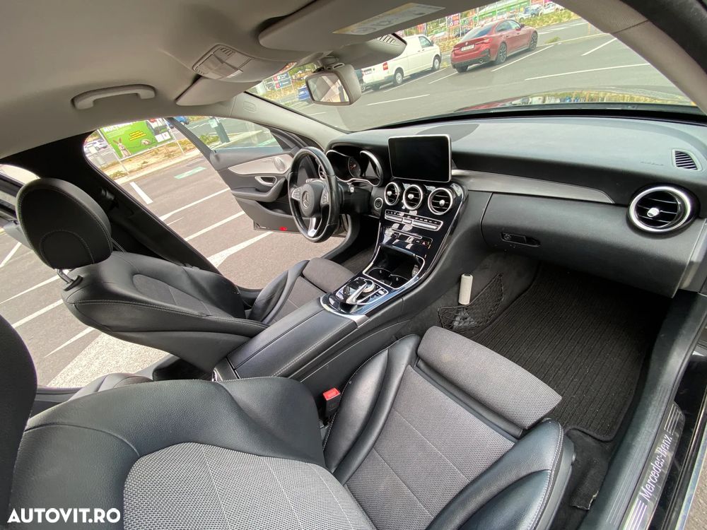 Mercedes-Benz C - 12