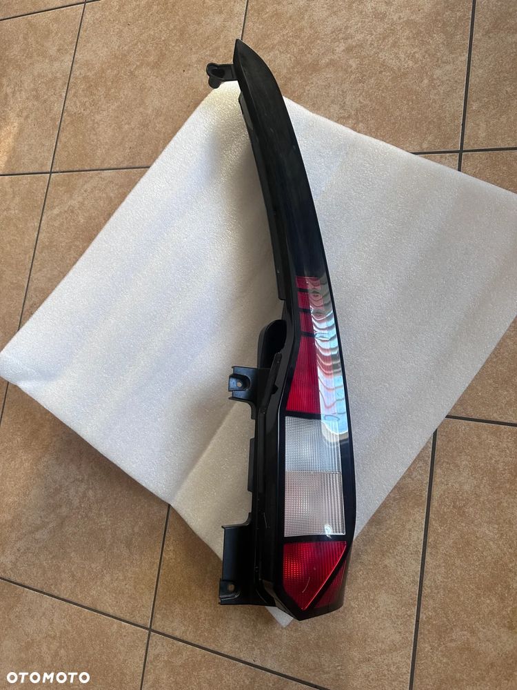 Lampa tył VW Caddy nowy model 2K7945095A - 1