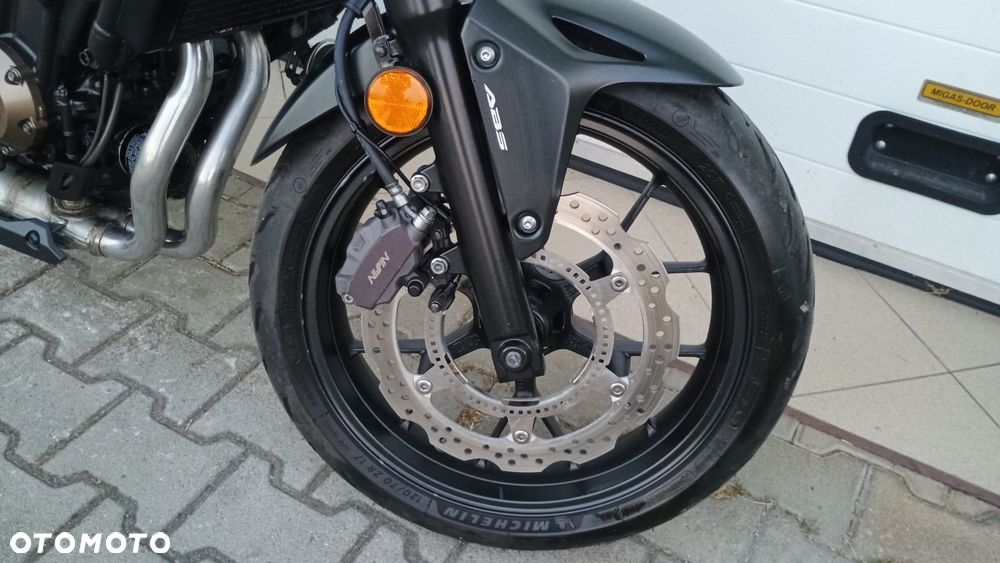 Honda CB - 24